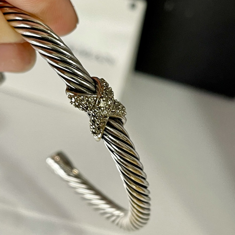 David Yurman Single X 18k gold/Diamond Cable Cuff - Picture 10 of 12